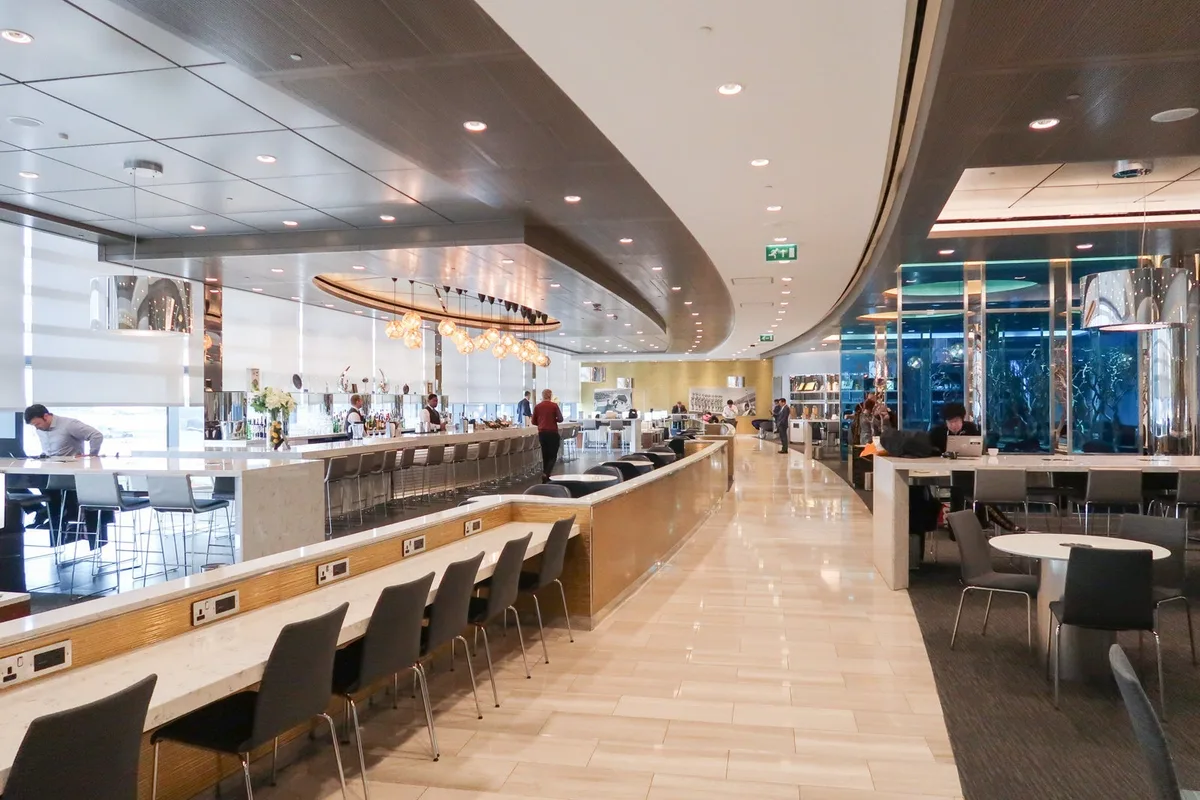 Thẻ United Club: Đặc quyền lounge và lợi ích cho khách hàng thường xuyên bay United