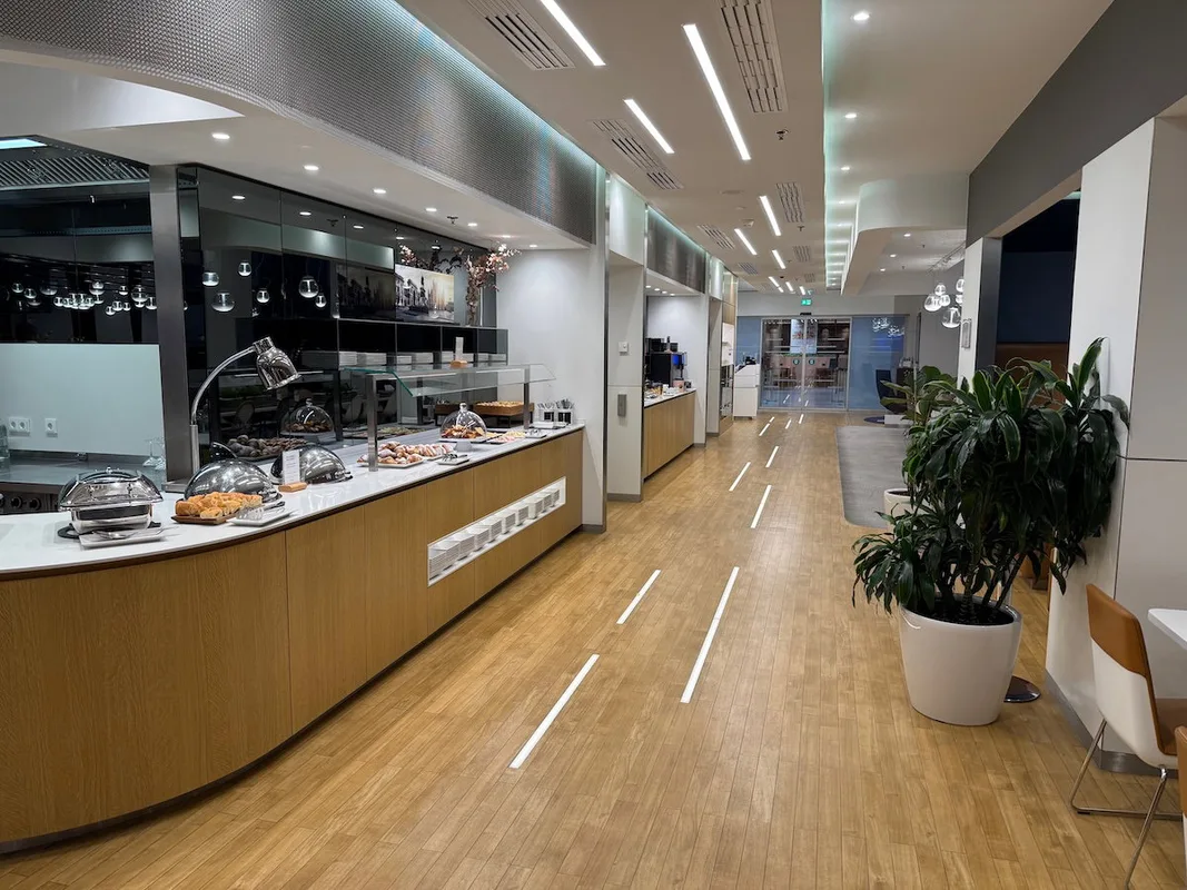 Thư Giãn Tại Phòng Chờ Lufthansa Ở Sân Bay Milan Malpensa