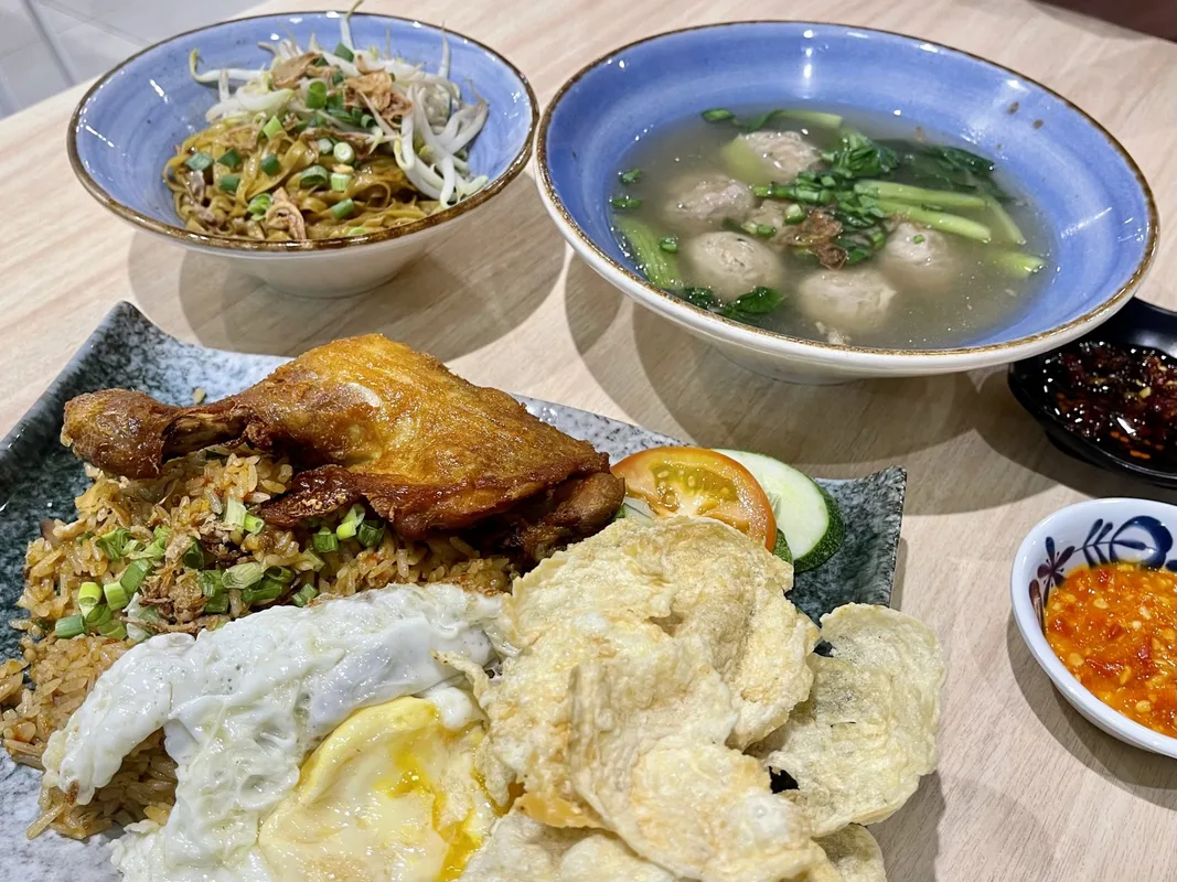Thưởng Thức Ẩm Thực Indonesia Tại Paris Van Java Giữa Lòng Orchard