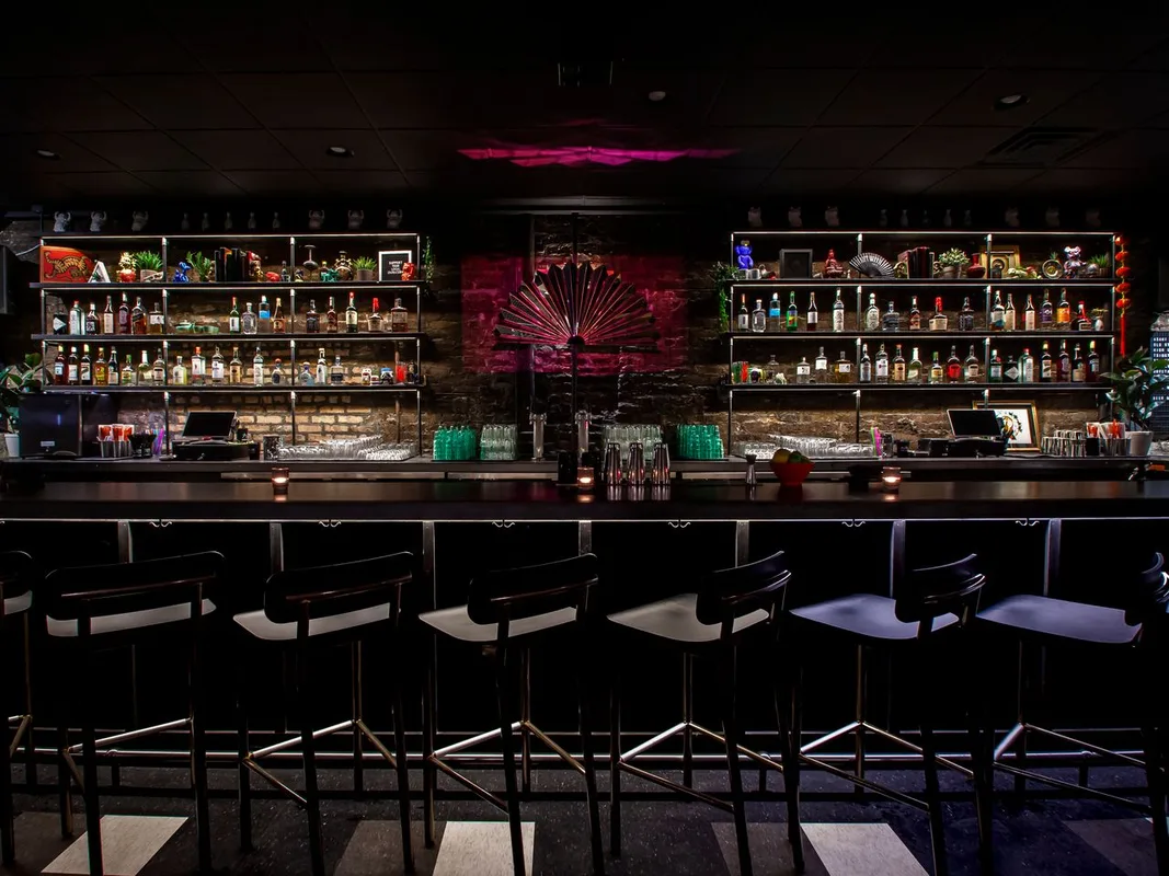 Top 10 Quán Bar Nổi Bật Nhất Tại Chicago Mà Bạn Không Thể Bỏ Qua