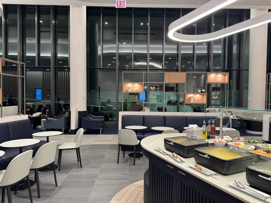 Trải nghiệm Air France Lounge tại Sân bay Chicago: Thoải mái giữa những chuyến bay