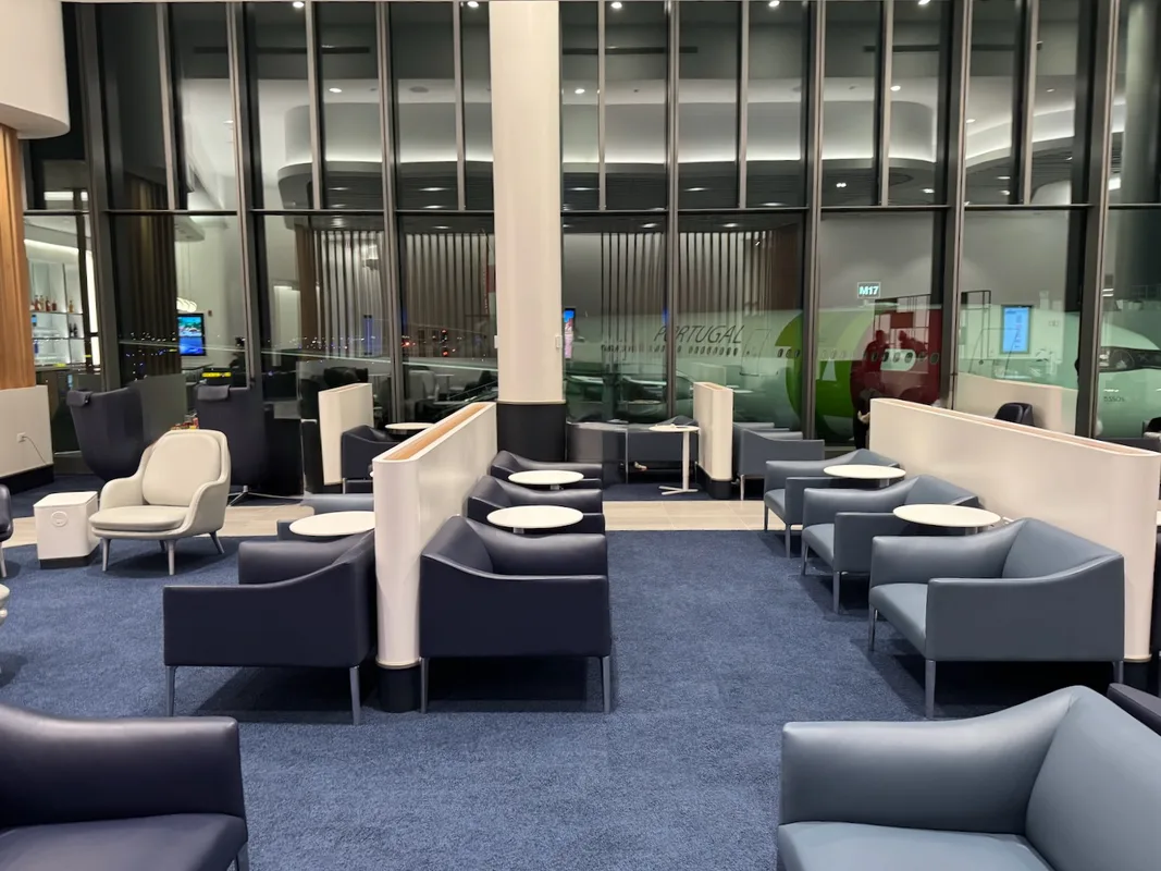 Trải nghiệm Air France Lounge tại Sân bay Chicago: Thoải mái giữa những chuyến bay