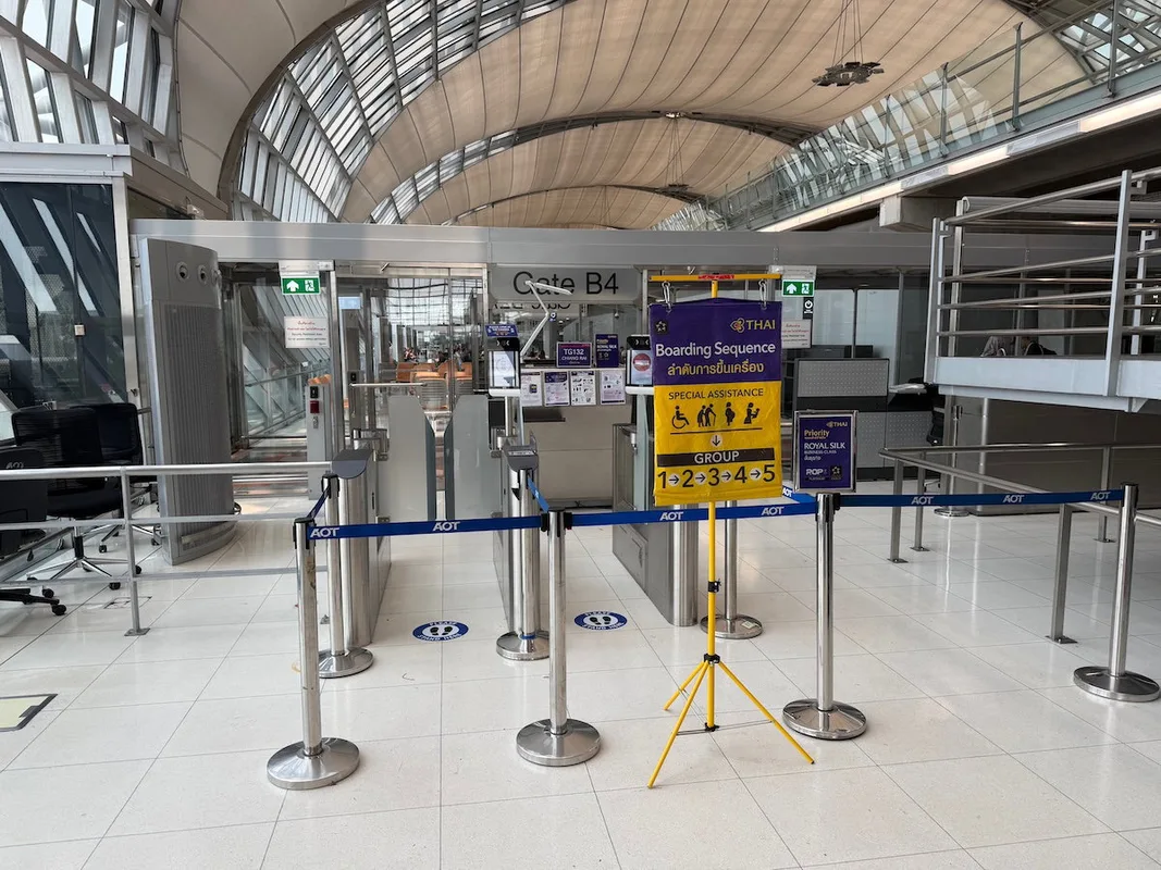 Trải Nghiệm Bay Business Class Thai Airways Trên Airbus A321neo Từ BKK Đến CEI