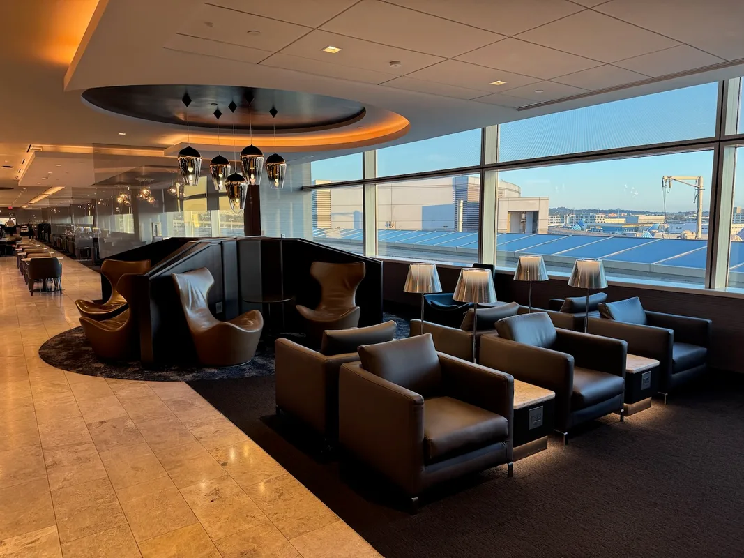 Trải Nghiệm Bay Chuyến Bay Polaris Nội Địa Đầu Tiên Của Tôi Trên United Airlines