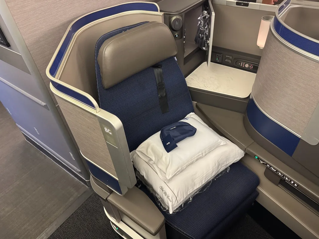 Trải Nghiệm Bay Chuyến Bay Polaris Nội Địa Đầu Tiên Của Tôi Trên United Airlines