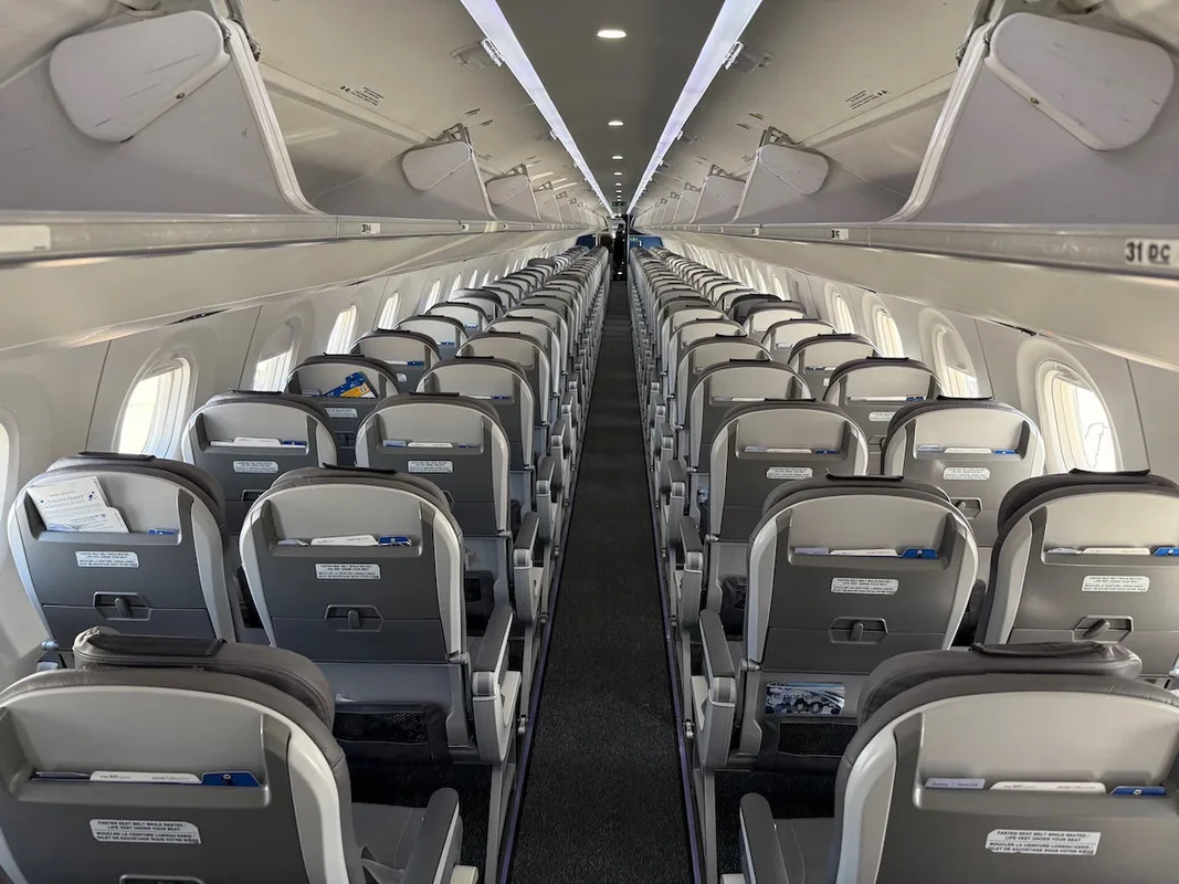 Trải Nghiệm Bay Cùng Porter Airlines: Hành Trình Từ Fort Lauderdale Đến Montreal
