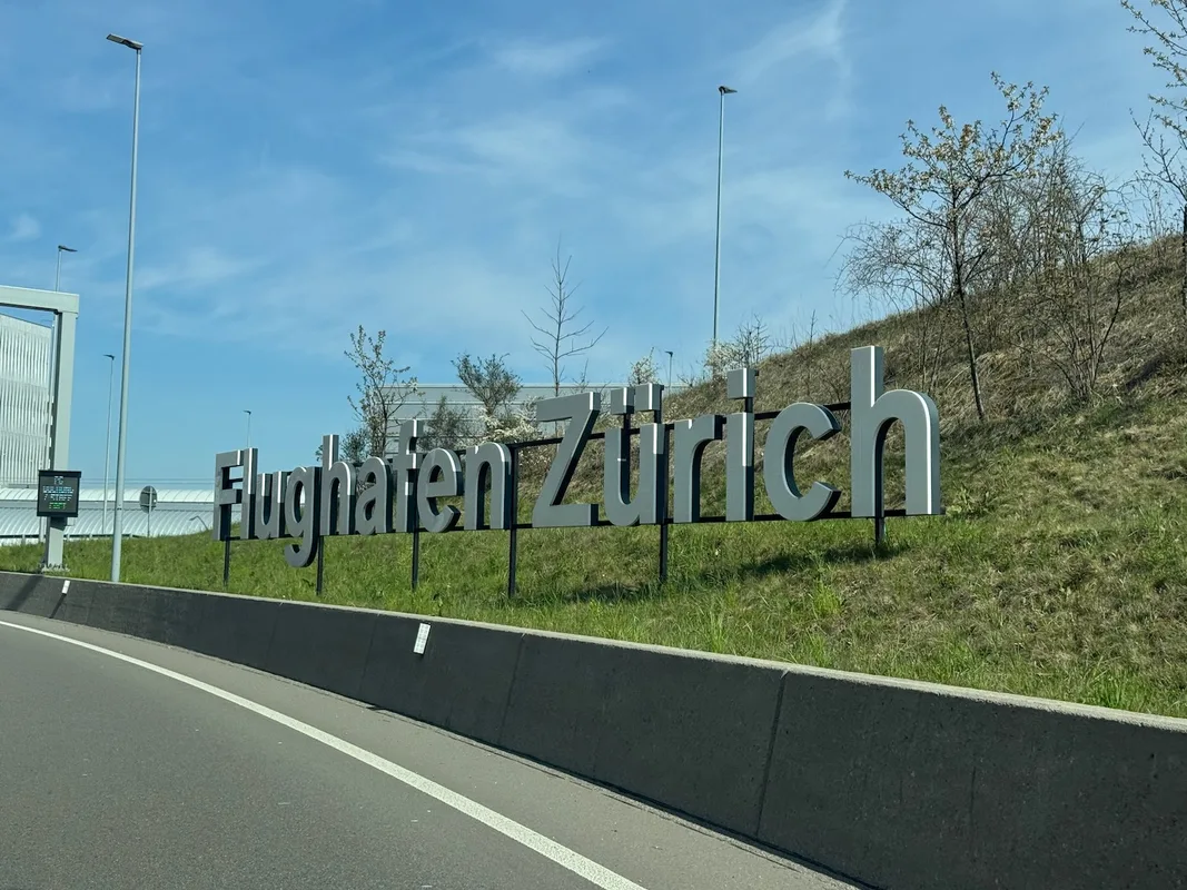 Trải Nghiệm Bay Hạng Phổ Thông Trên SWISS A330-300: Từ Zurich Đến Chicago