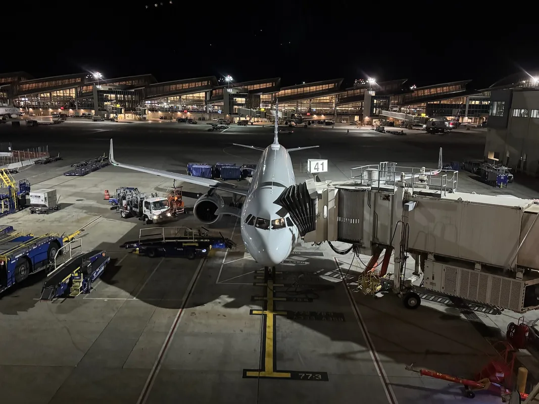 Trải Nghiệm Bay Hạng Thương Gia Trên American Airlines A321XLR