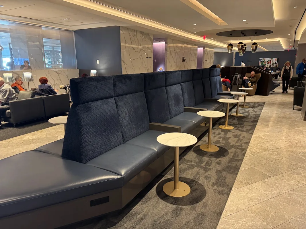 Experience Business Class with United Airlines on a Domestic Flight