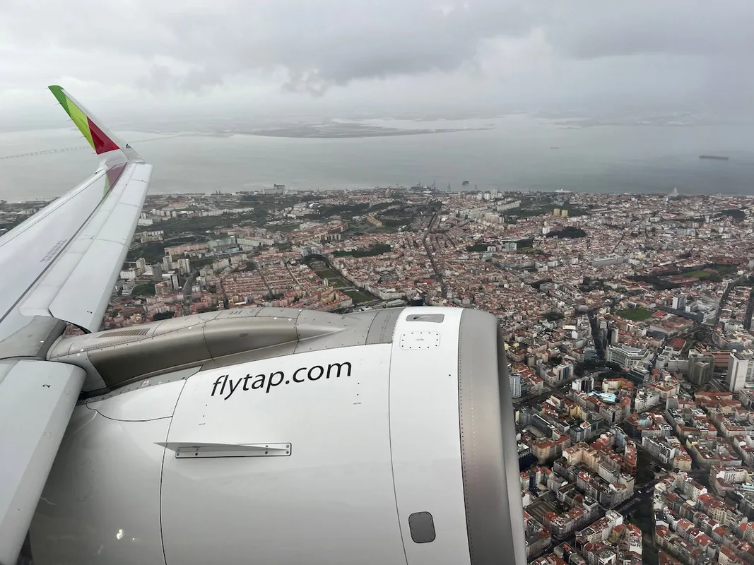 Trải Nghiệm Bi Thảm Tại Sân Bay Lisbon: Bị Ép Mua Vé Mới Sau Khi Bỏ Lỡ Chuyến Bay