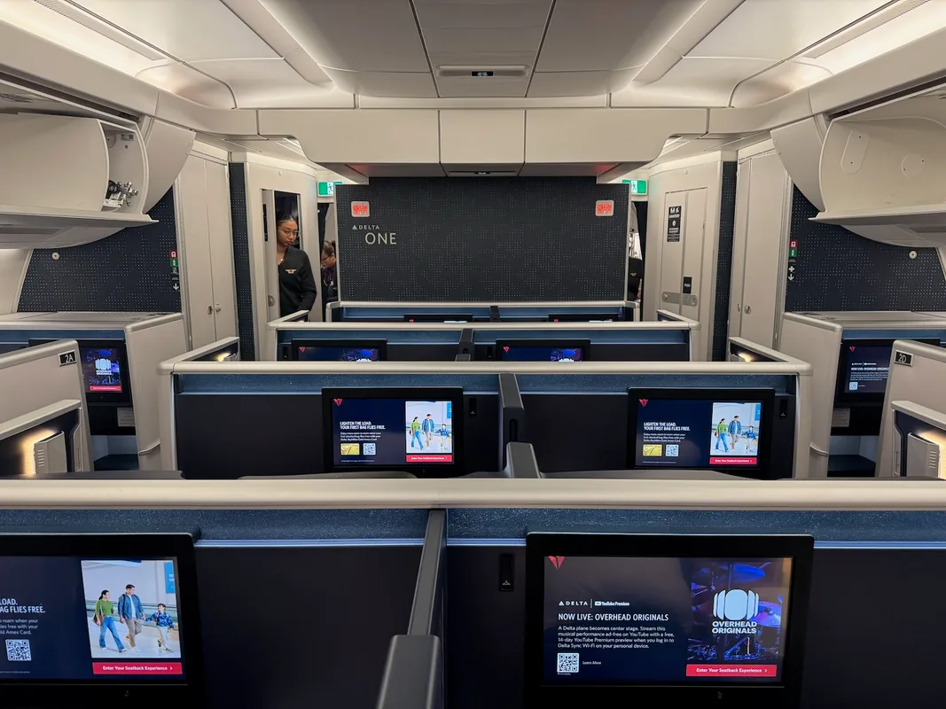 Trải Nghiệm Delta Air Lines A350-900: Chuyến Bay Delta One Từ Los Angeles Đến Atlanta