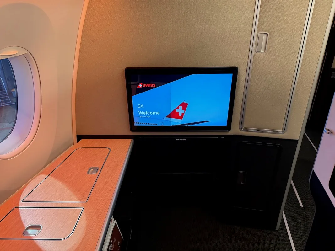 Trải nghiệm hạng thương gia trên Airbus A350 của SWISS từ Zurich đến Boston