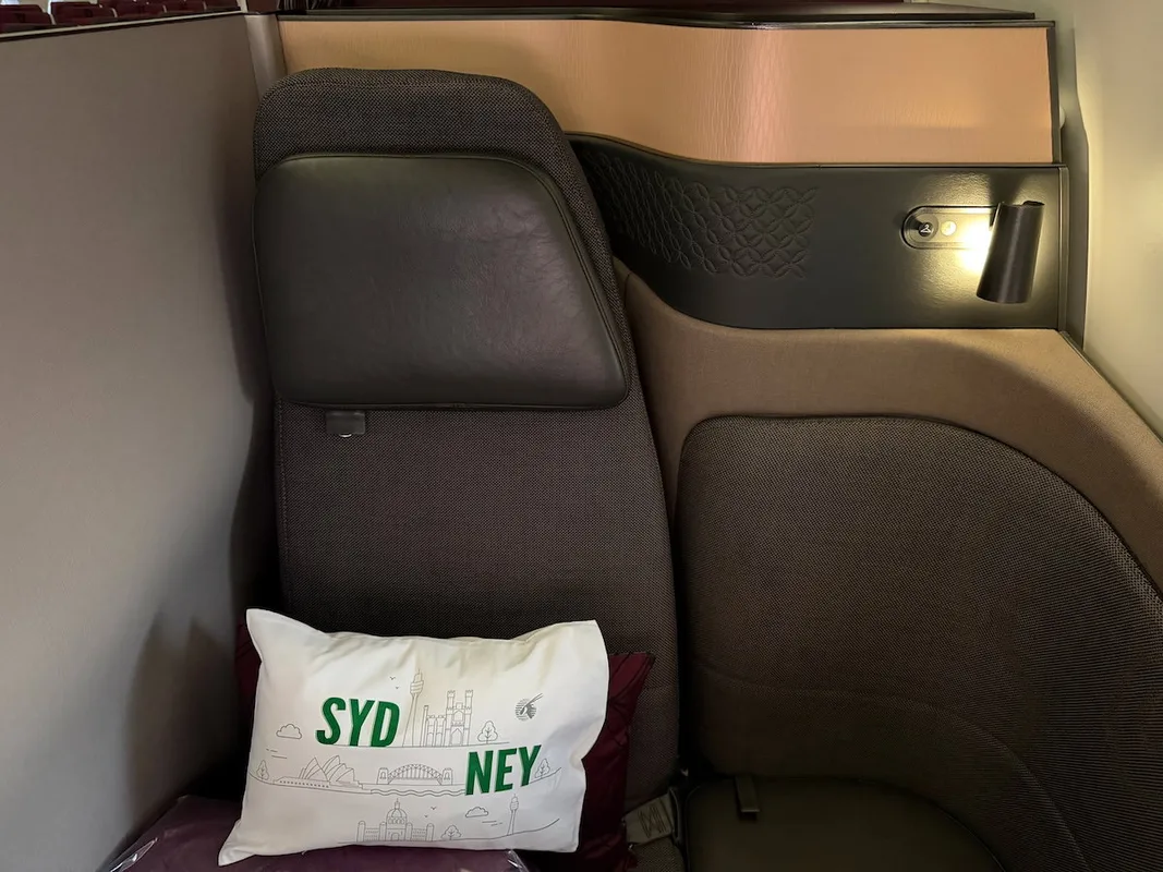 Trải Nghiệm Hạng Thương Gia Trên Qatar Airways Qsuites Airbus A350