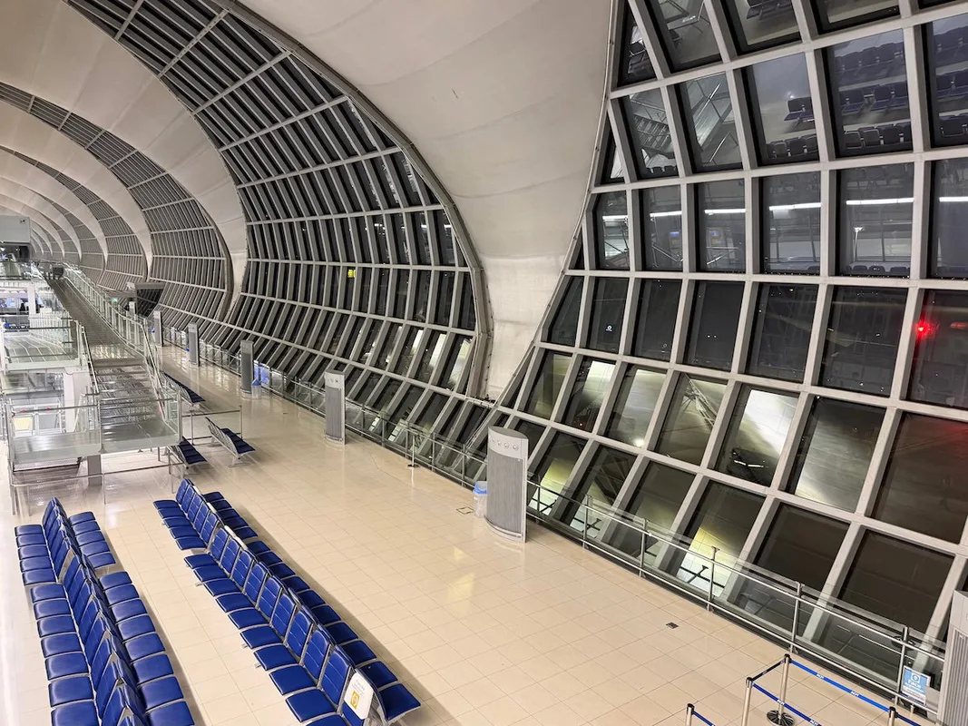 Trải Nghiệm Hạng Thương Gia Trên Royal Jordanian: Chặng Bay Từ Bangkok Đến Amman