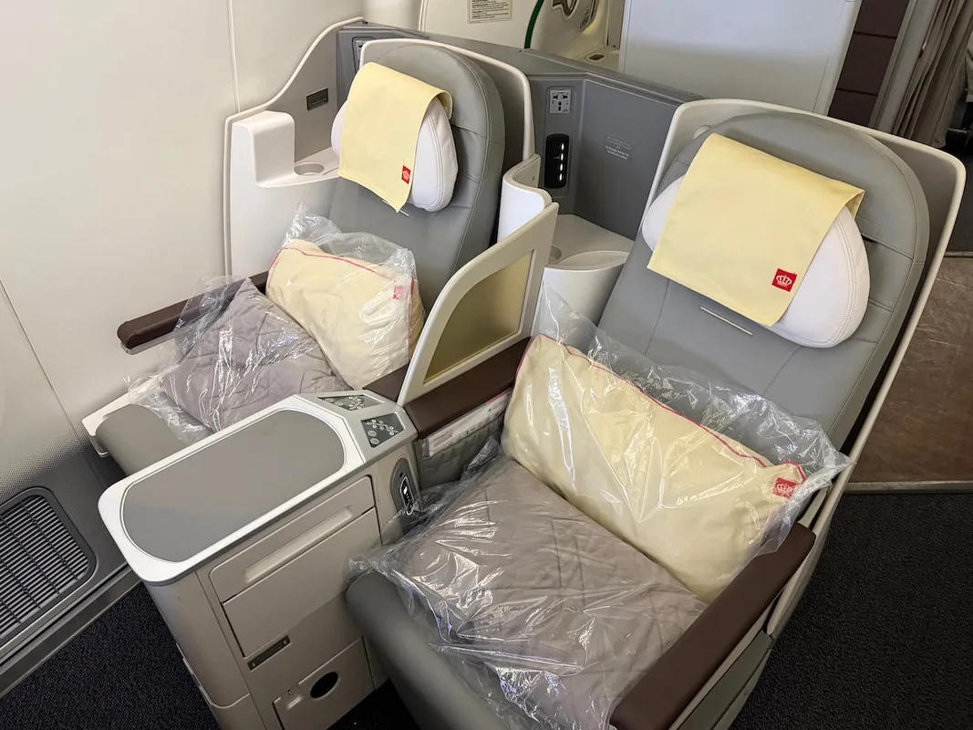 Trải Nghiệm Hạng Thương Gia Trên Royal Jordanian: Chặng Bay Từ Bangkok Đến Amman