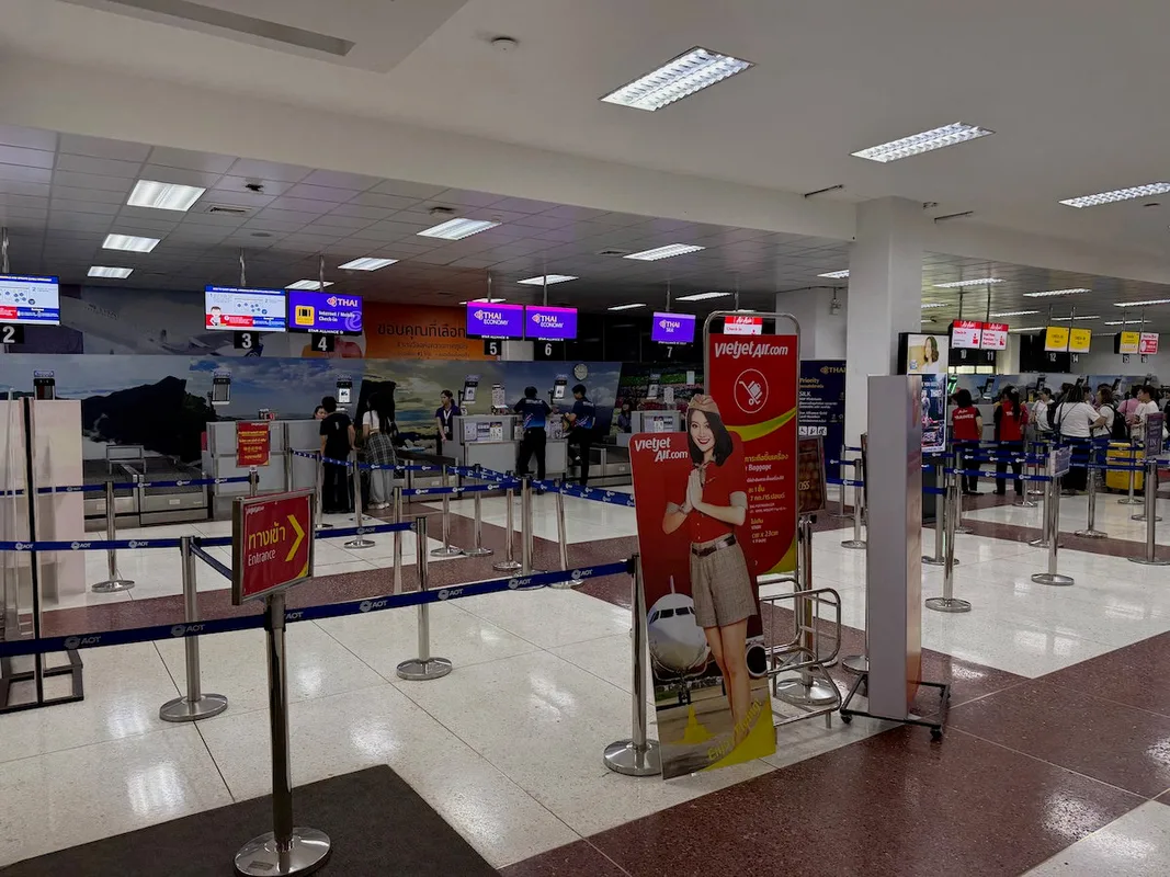Trải Nghiệm Hạng Thương Gia Trên Thai Airways A320: Chuyến Bay Từ Chiang Rai Đến Bangkok