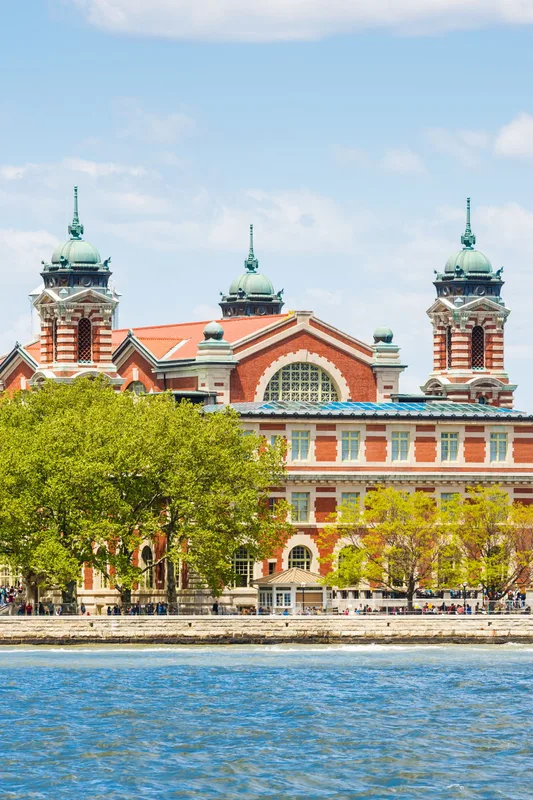 Trải Nghiệm Một Ngày Hoàn Hảo Tại Jersey City: Bắt Đầu Bằng Bánh Sandwich Thịt Heo Khổng Lồ
