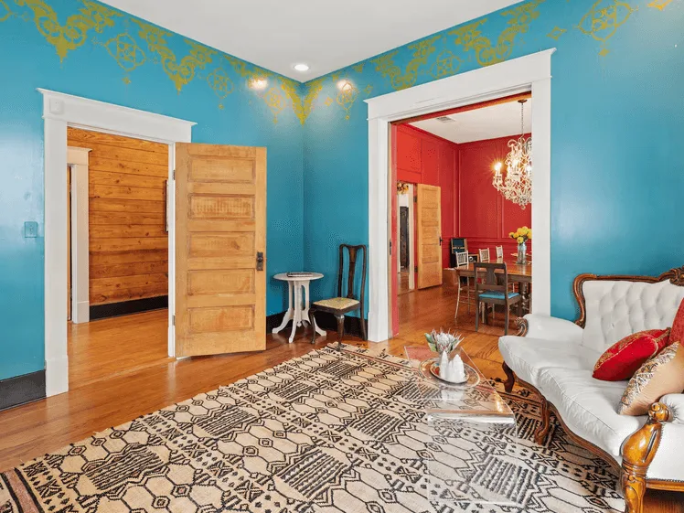 Trải Nghiệm Nghỉ Dưỡng Không Thể Nhàm Chán Tại Những Airbnb Đầy Màu Sắc