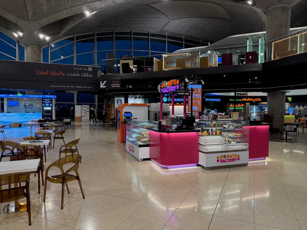 Trải Nghiệm Royal Jordanian Crown Lounge Tại Sân Bay Amman