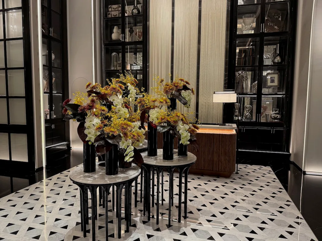 Trải Nghiệm Sang Chảnh Tại Ritz-Carlton Bangkok: Một Đêm Đáng Nhớ