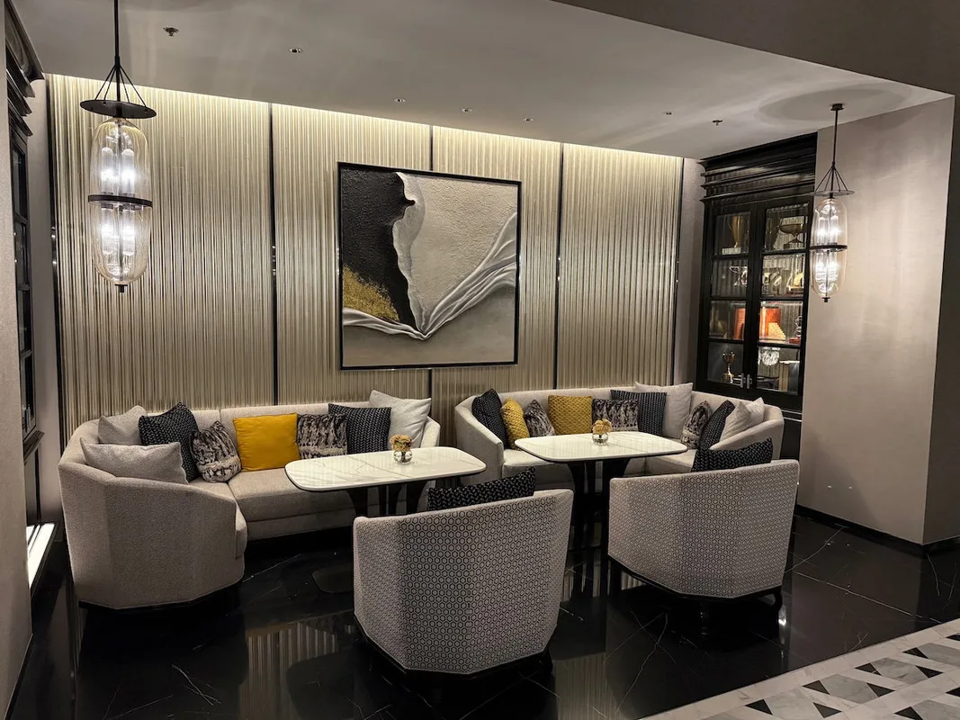 Trải Nghiệm Sang Chảnh Tại Ritz-Carlton Bangkok: Một Đêm Đáng Nhớ