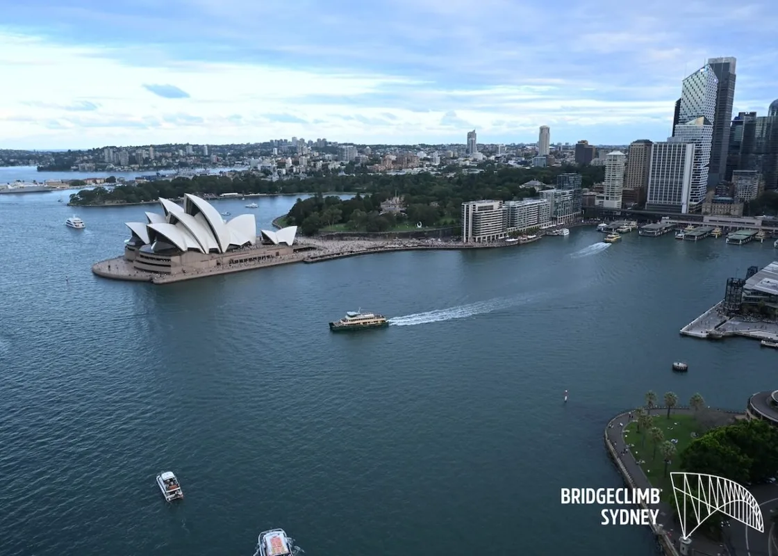 Trải Nghiệm Sydney Harbour Marriott: Gần Biển Cảng, Sát Nách Cầu Nổi Tiếng