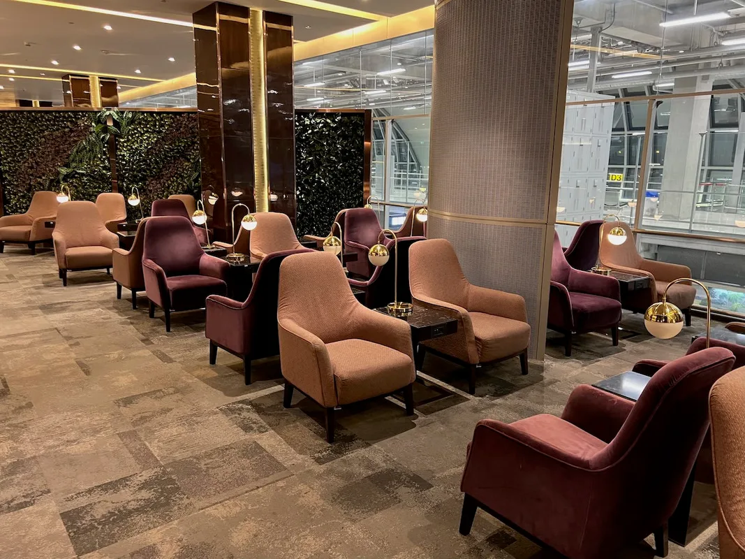 Trải Nghiệm Thai Airways Business Lounge Tại Sân Bay Bangkok