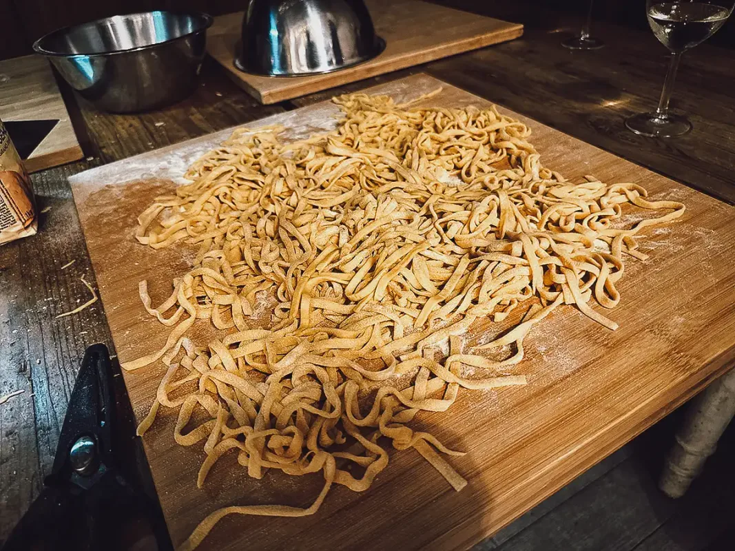 Trải Nghiệm Tự Làm Pasta Giữa Lòng Rome Cổ Kính