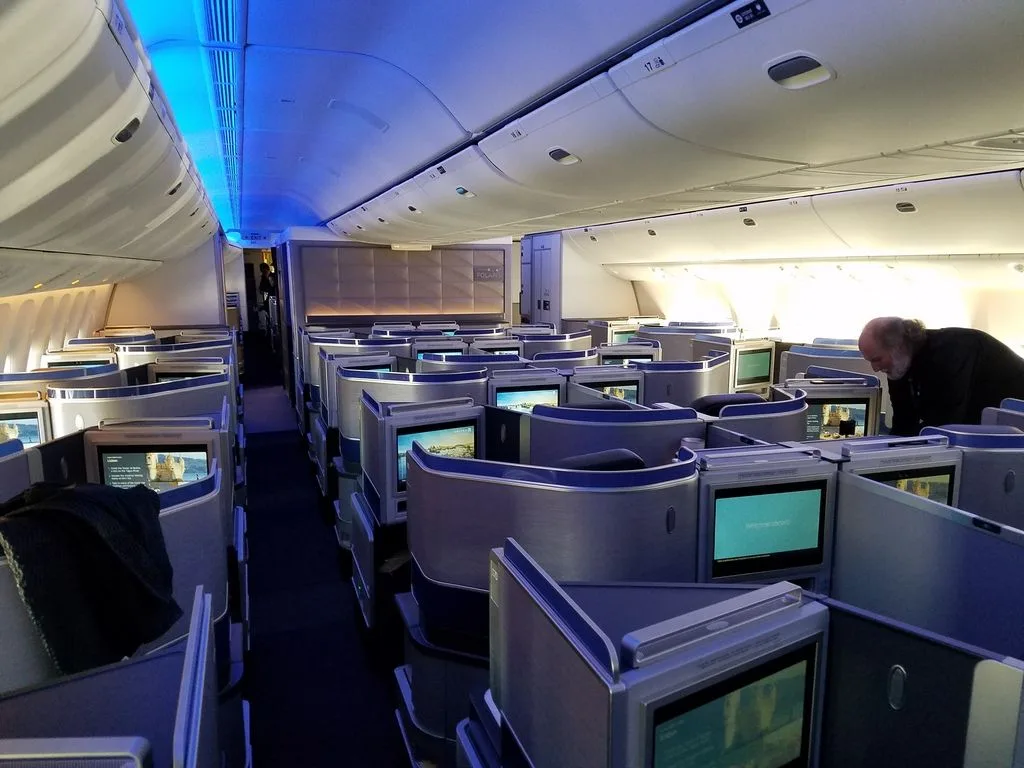 United Airlines Cắt Giảm Quyền Lợi Hạng Thương Gia, Khách Hàng Gặp Khó