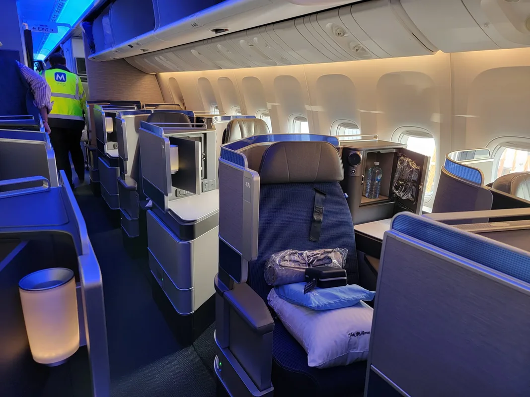 United Airlines Cắt Giảm Quyền Lợi Hạng Thương Gia, Khách Hàng Gặp Khó
