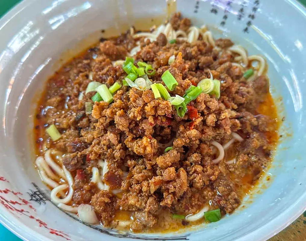 Xi Duo Duo: Quán ăn Trung Quốc ít người biết đến với món cơm trứng và mì truyền thống